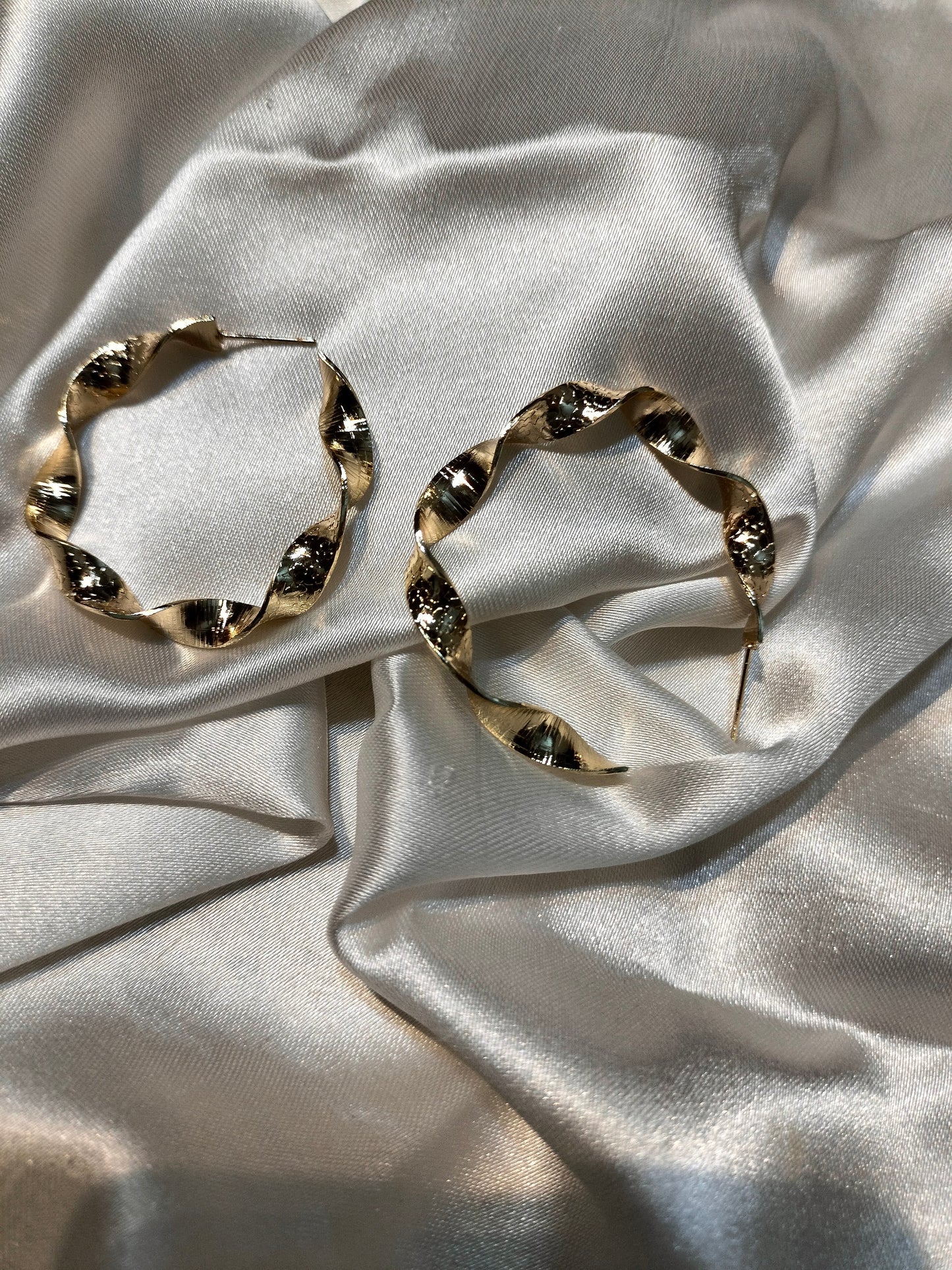 Twisted Metallic hoop