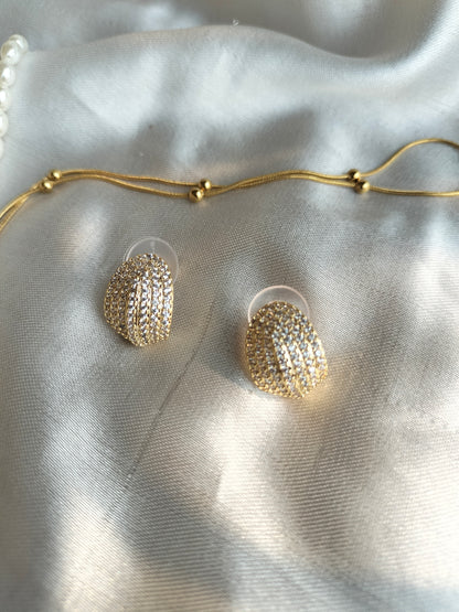 Luna Shimmer Stud Golden