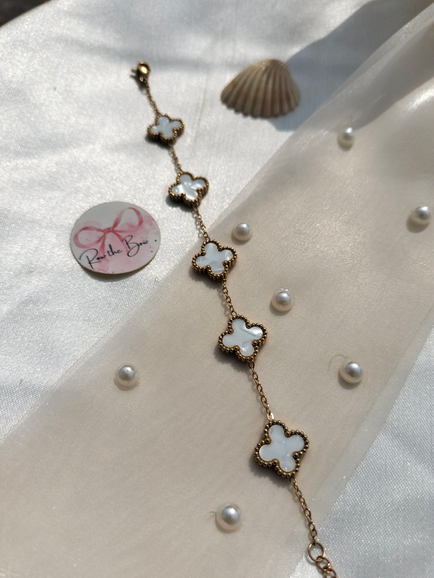 Clovar white chain bracelet