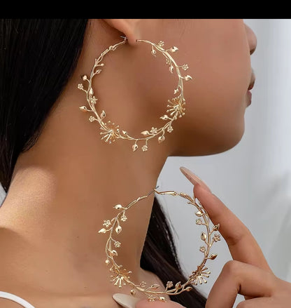 Creeping Floral Hoop