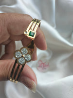 Load image into Gallery viewer, Titanium bracelet white flower
