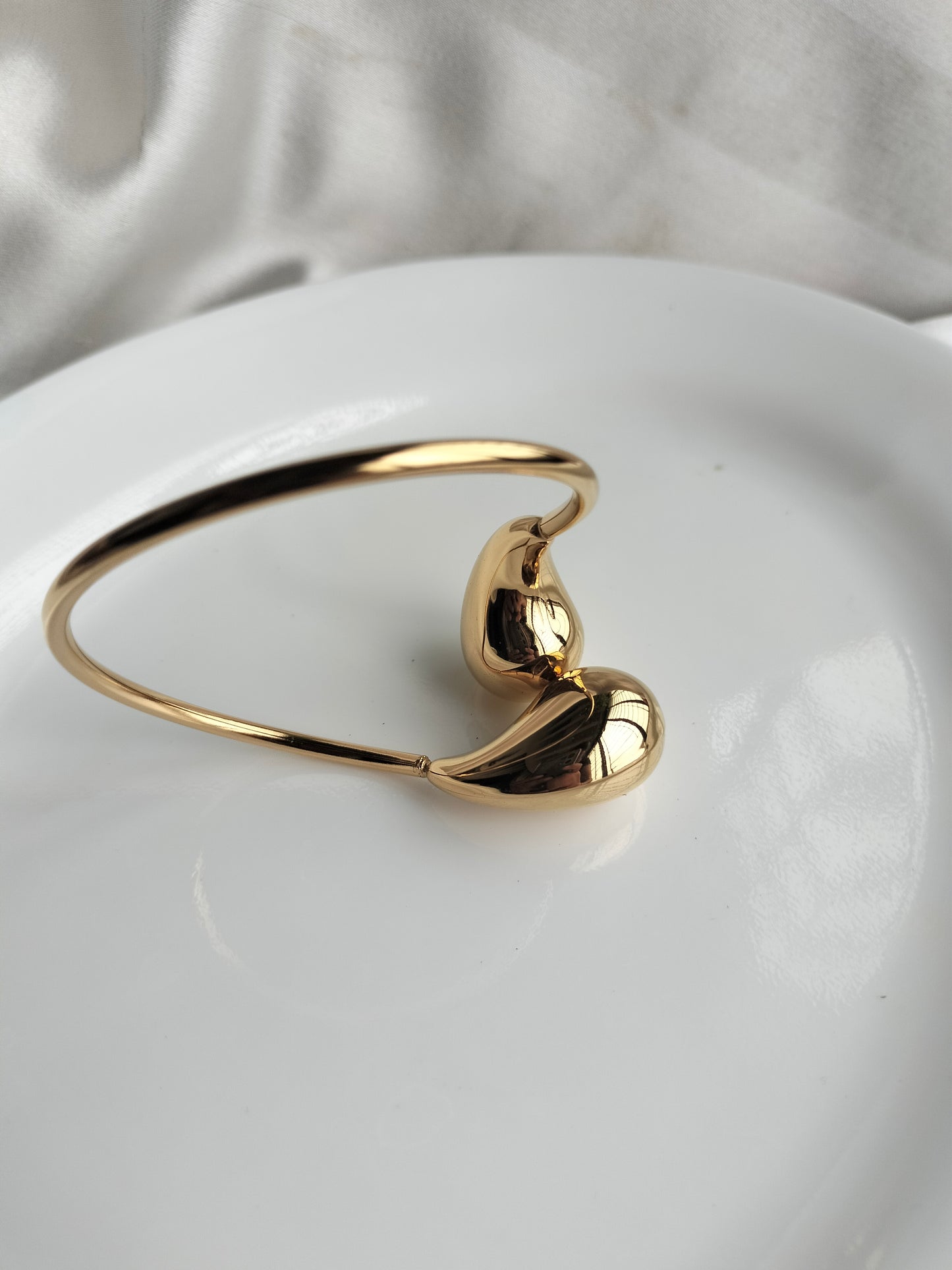 Drop bracelet golden