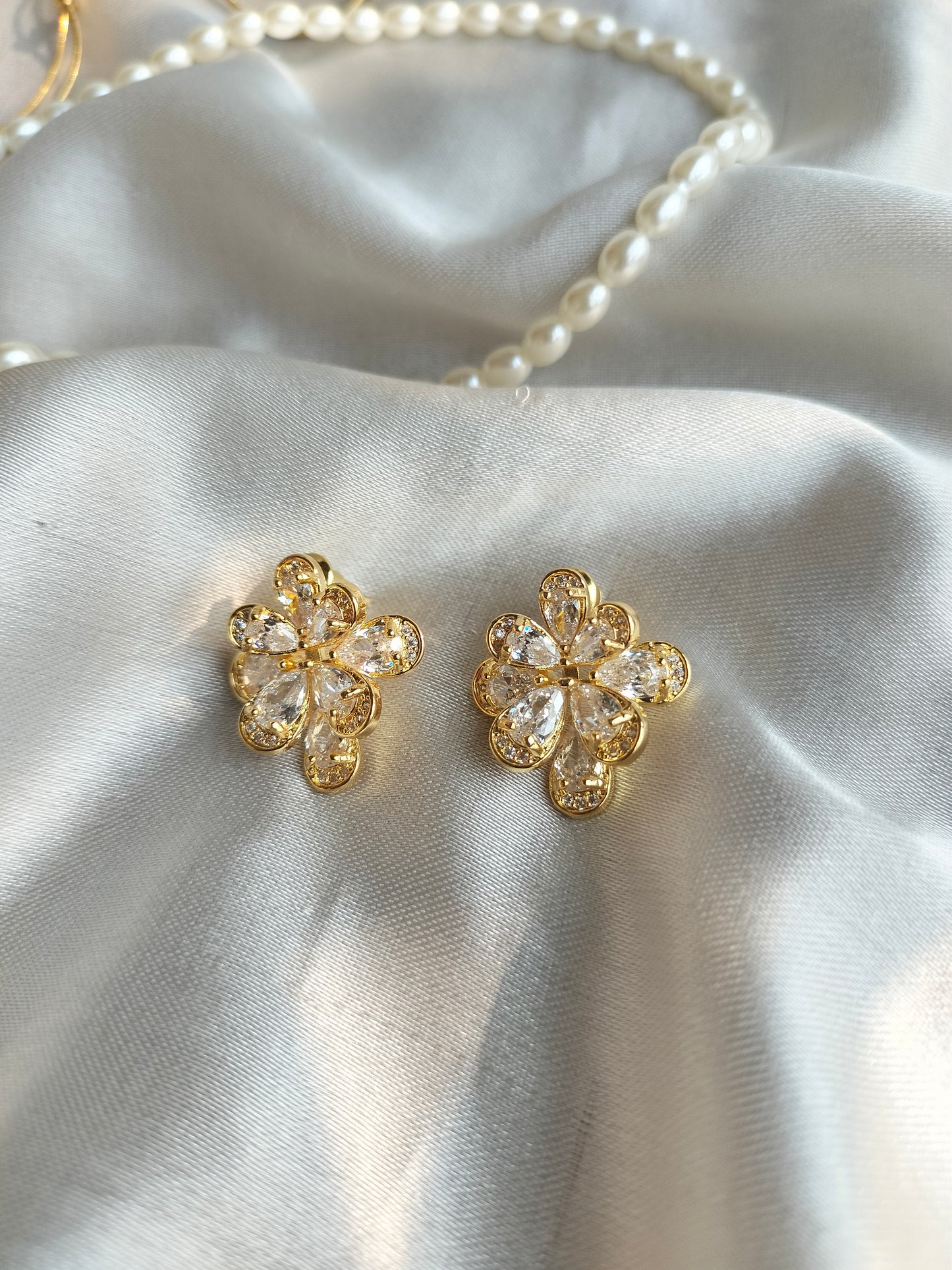 Golden Floral Zircon Earring