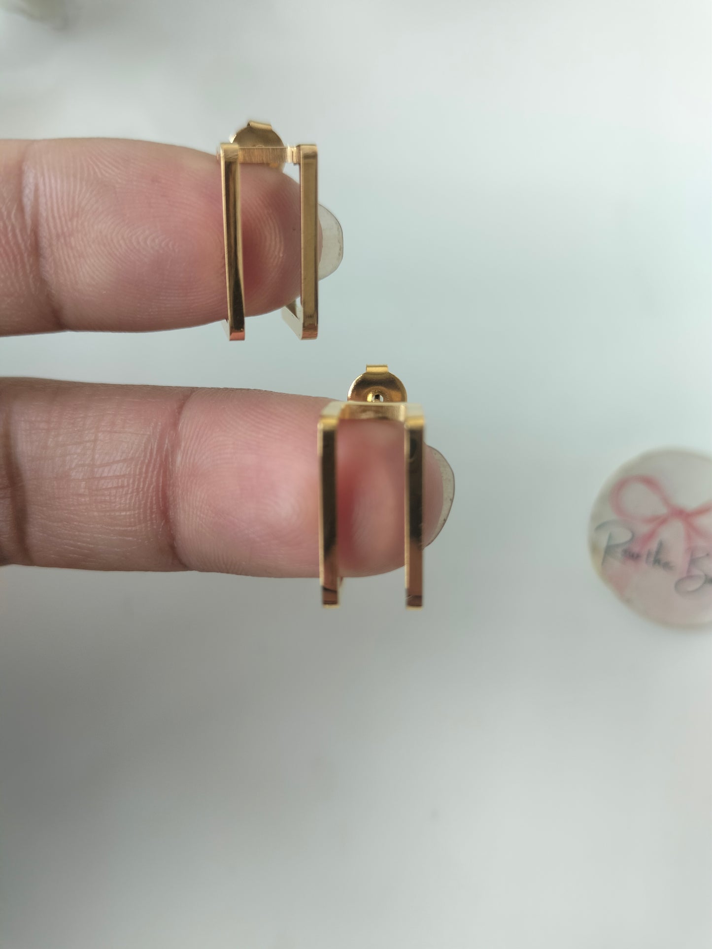 Double square metallic hoop