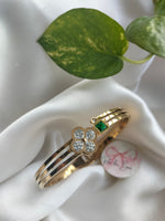 Load image into Gallery viewer, Titanium bracelet white flower
