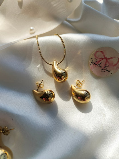 Drop pendant earring set