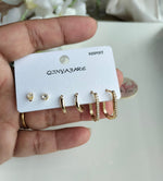 Load image into Gallery viewer, Huggie Golden Stud Set
