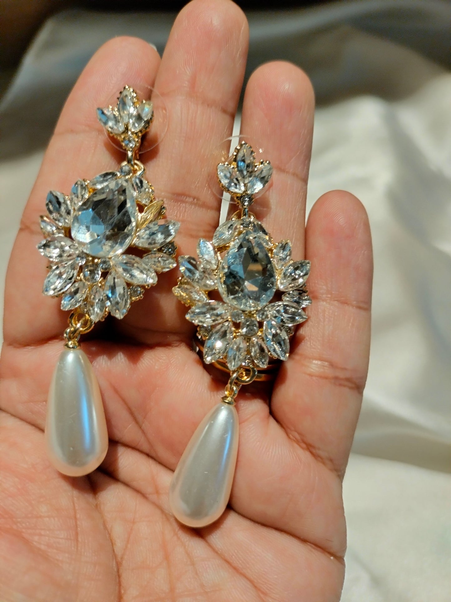 Pearl Dangle Floral Earring