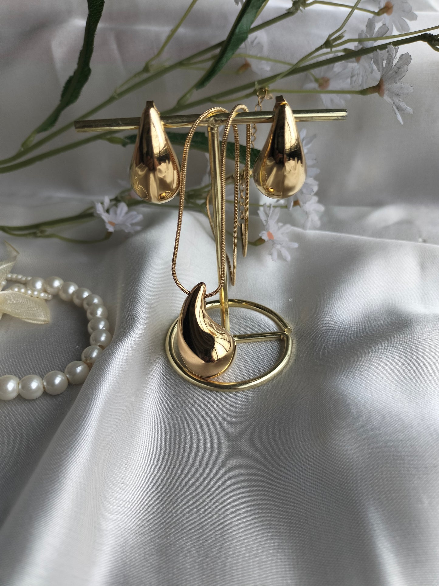 Drop pendant earring set