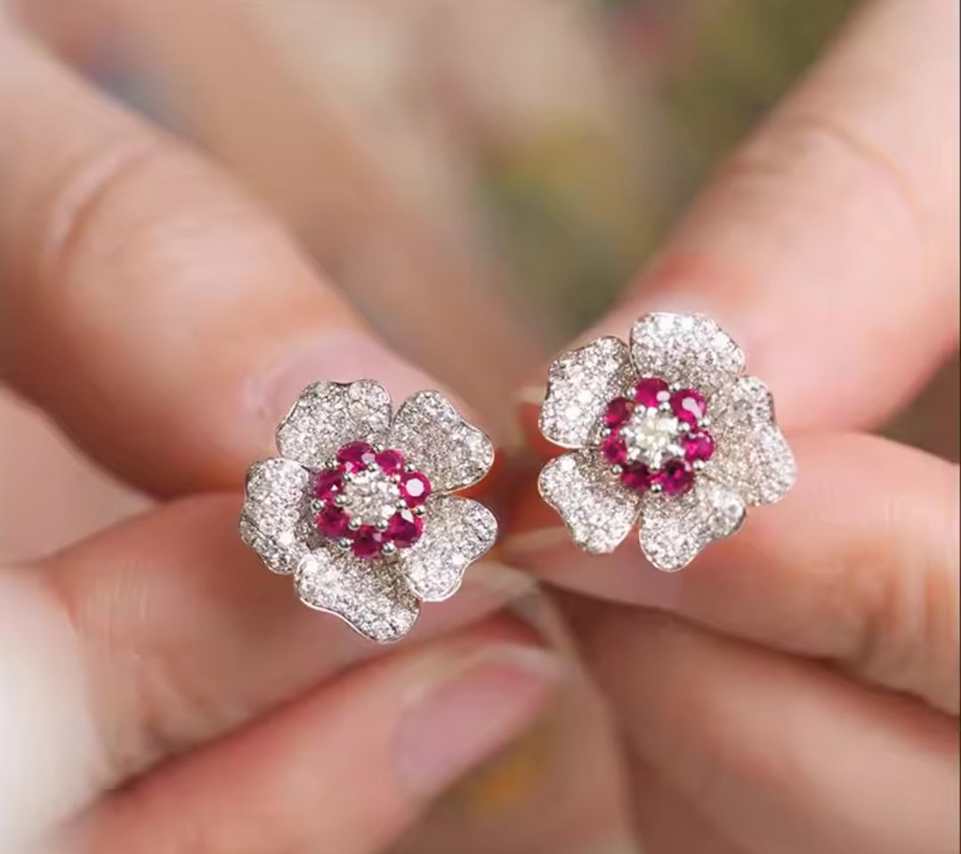 Exclusive flower earring