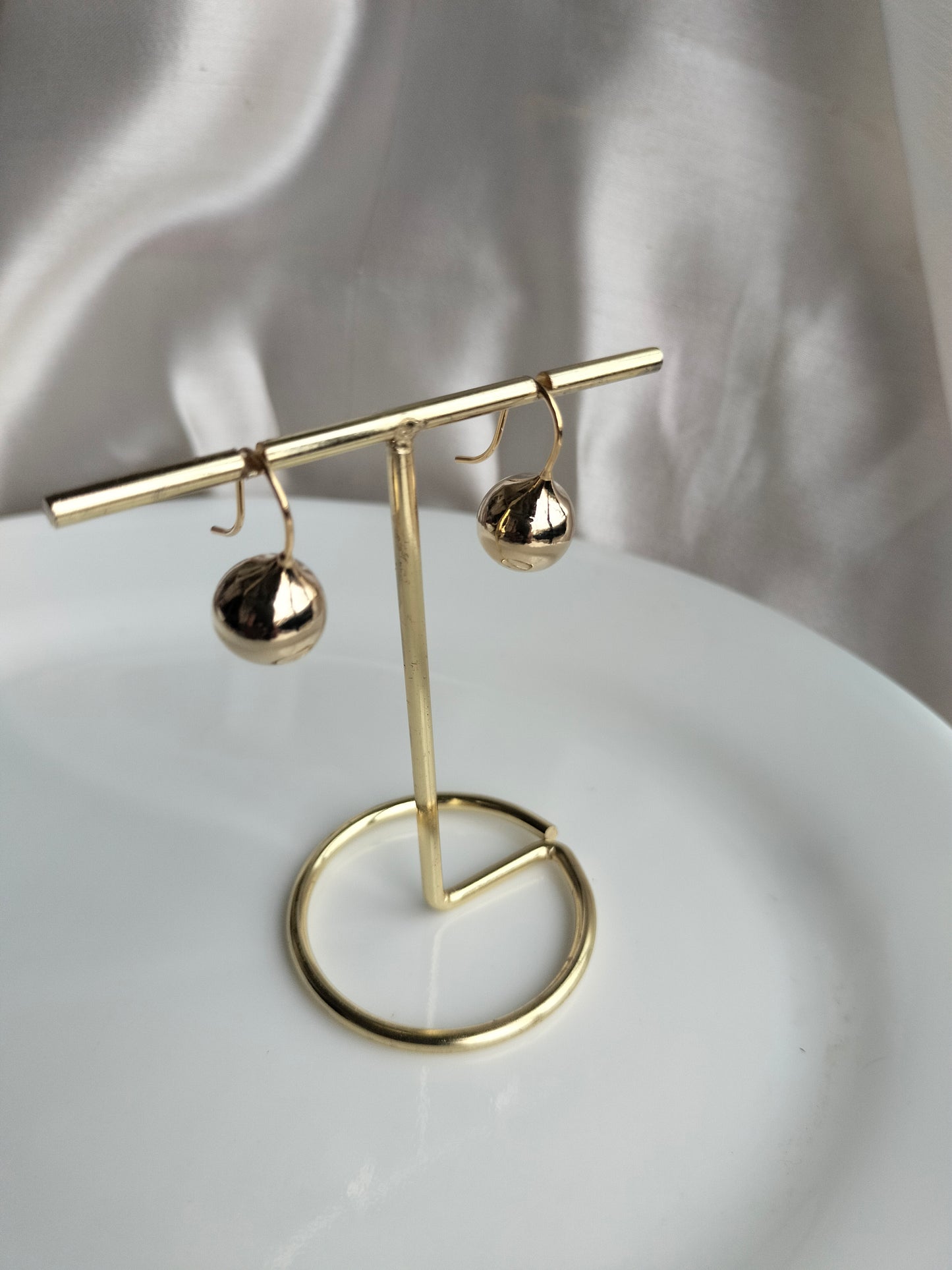 Golden Drop Ball Metallic