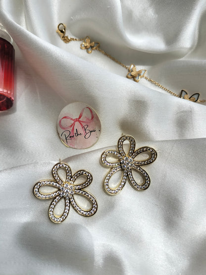 Floral golden penta Leaf Earring