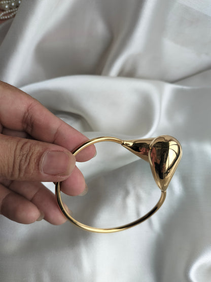 Drop bracelet golden