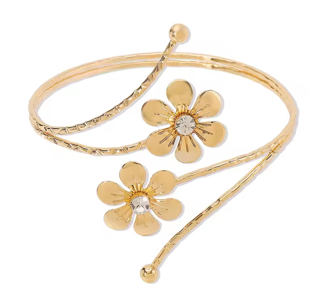 Golden Floral Arm Cuff-02