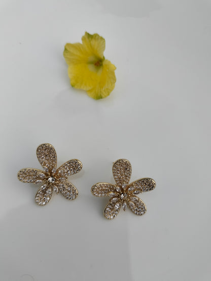 Penta Petal Floral Golden