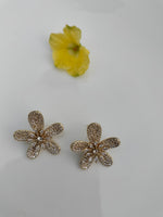 Load image into Gallery viewer, Penta Petal Floral Golden
