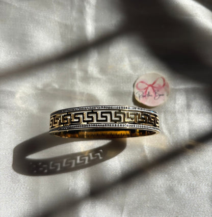 S cross bangle bracelet