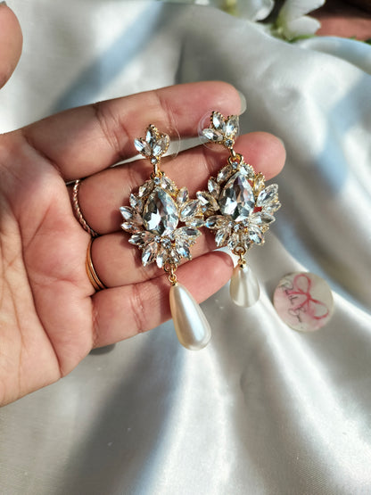 Pearl Dangle Floral Earring