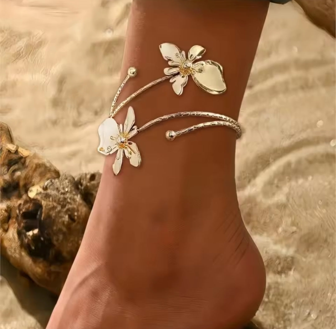 Golden Floral Arm Cuff