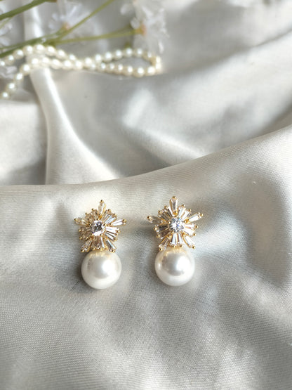 Gorgeous Fashion Pearl Earring
