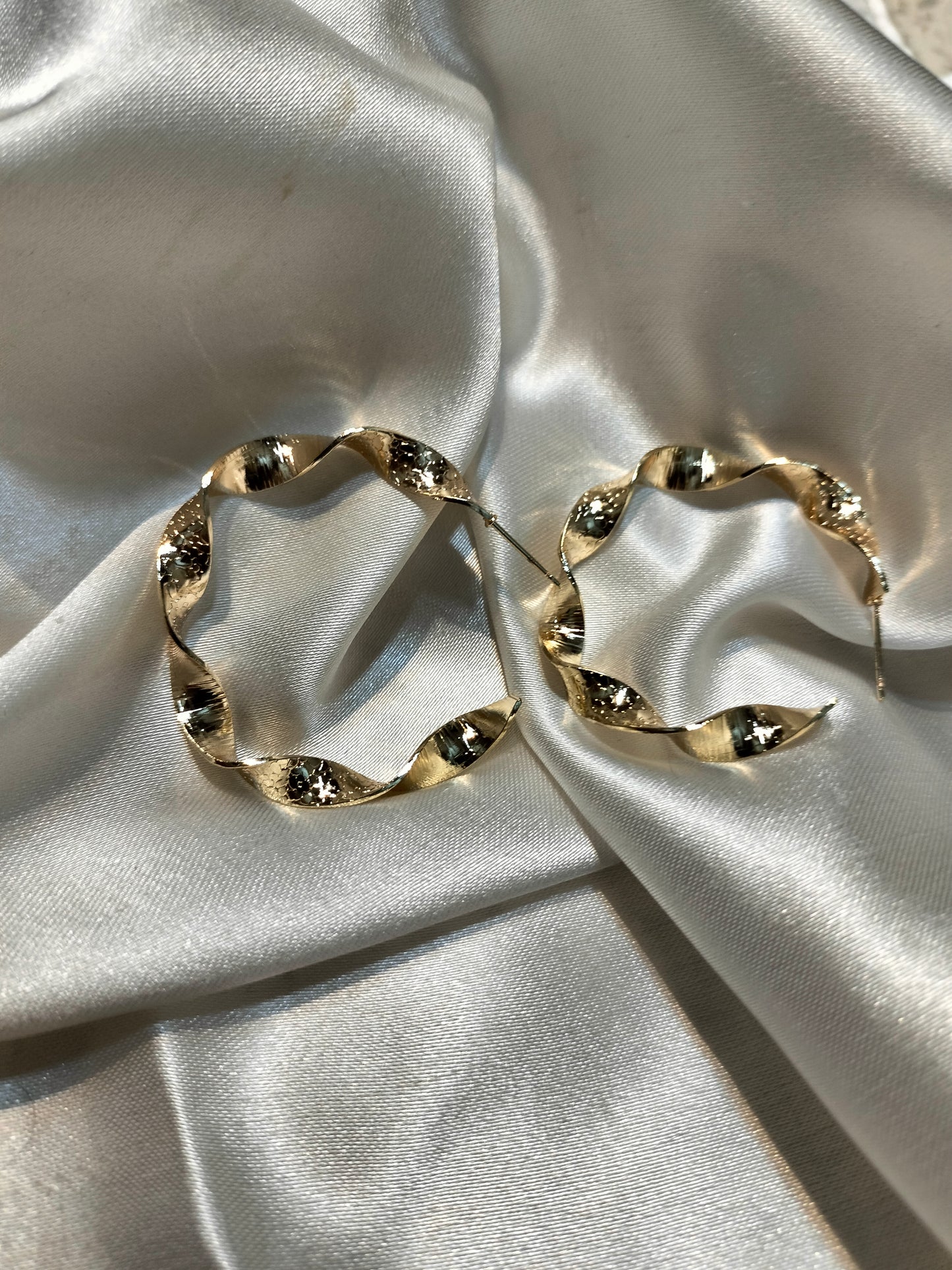 Twisted Metallic hoop