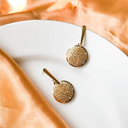 Golden Circle dangle Earring