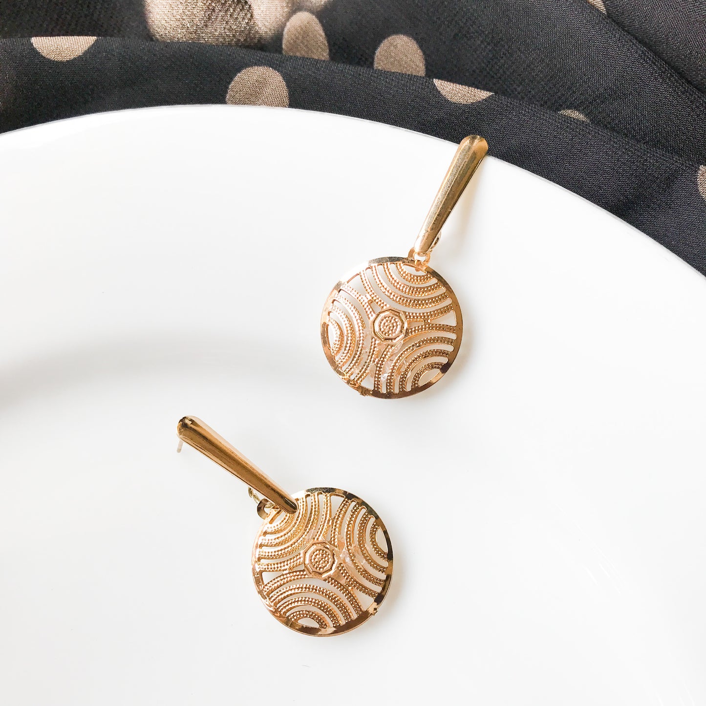 Golden Circle dangle Earring