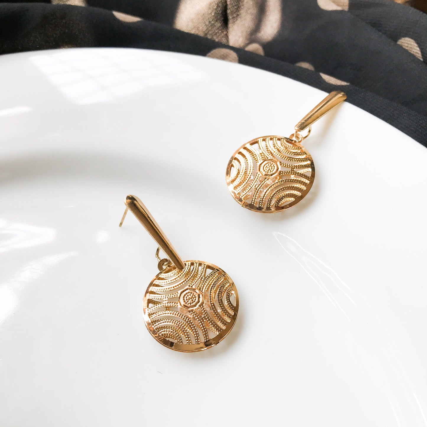 Golden Circle dangle Earring