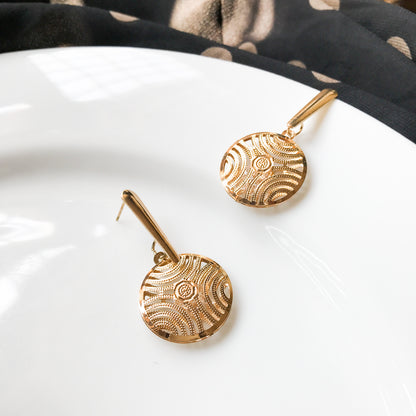 Golden Circle dangle Earring