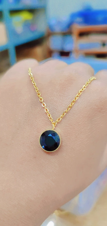 Black Compact Pendant