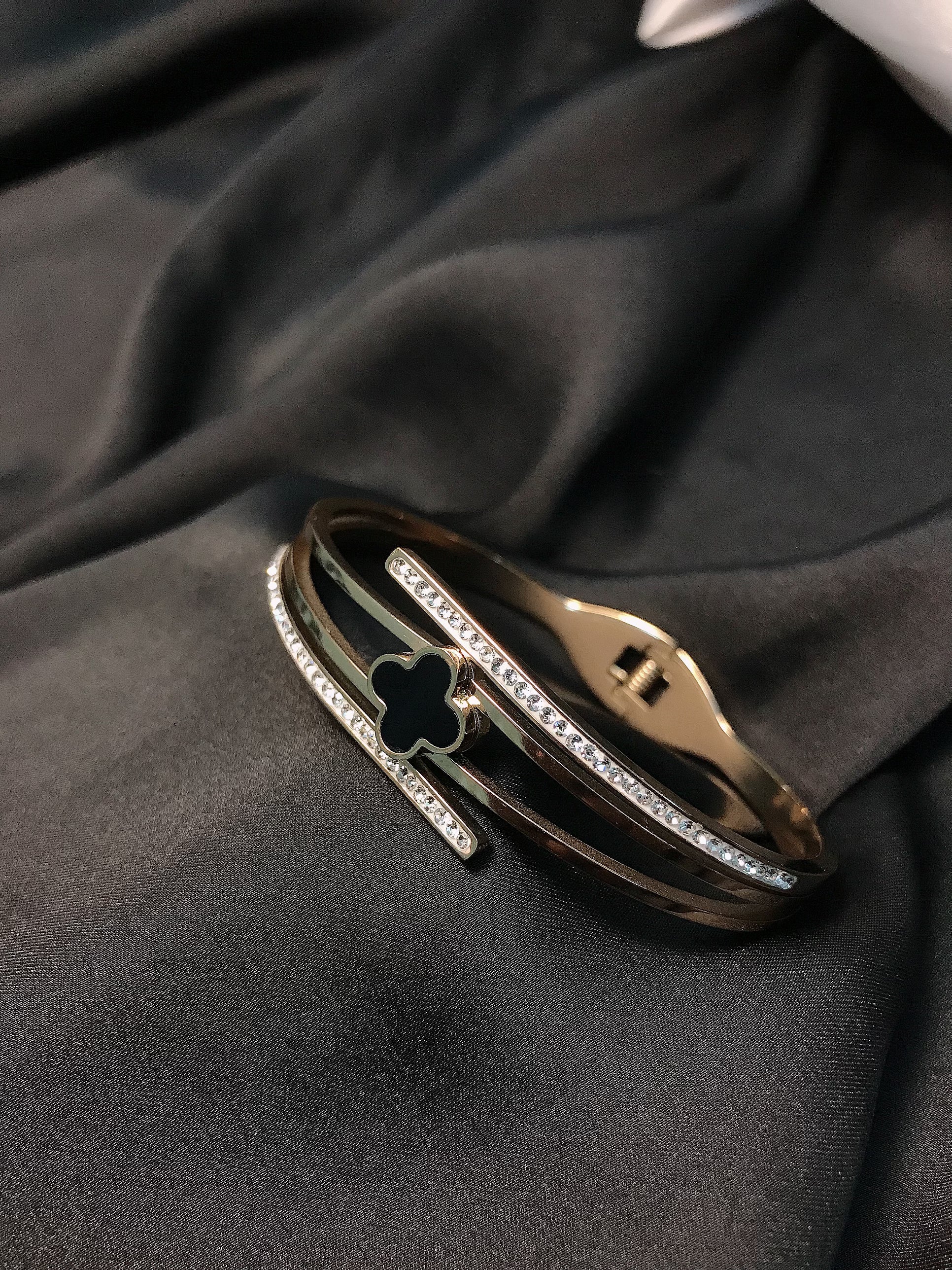 Titanium RoseGold Bracelet Clovar-12