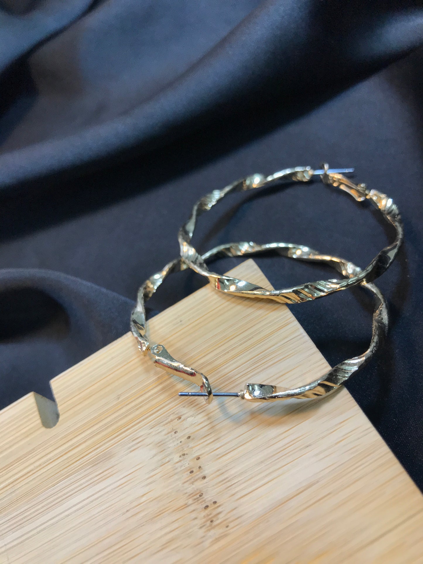 Golden twist hoop