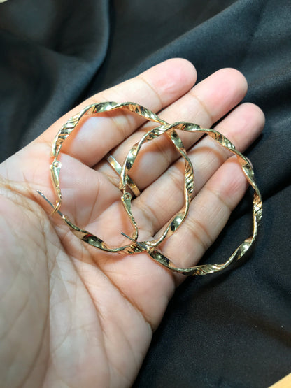Golden twist hoop