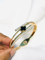 Load image into Gallery viewer, Titanium RoseGold Bracelet Clovar-12
