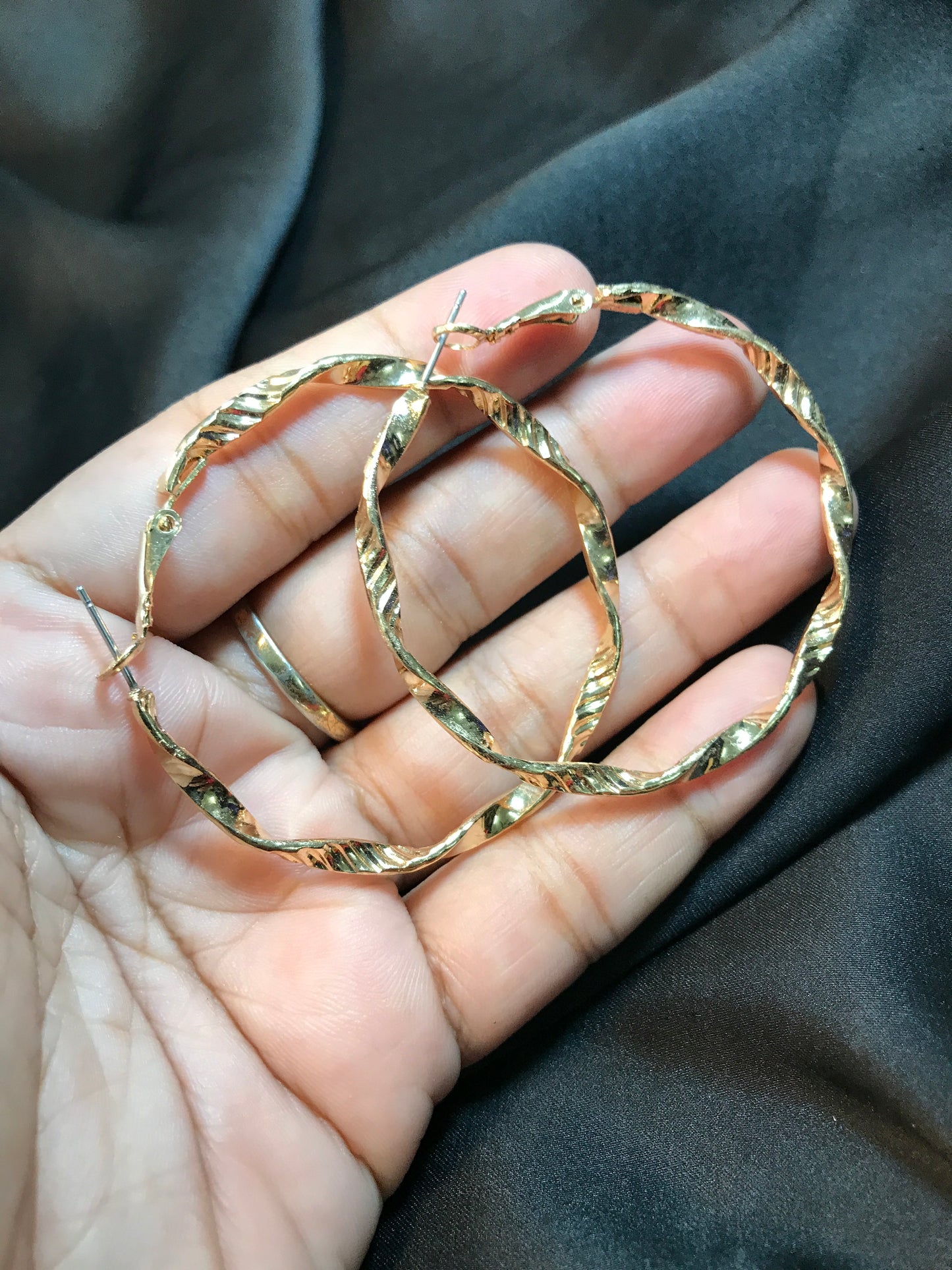 Golden twist hoop