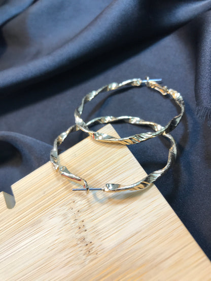 Golden twist hoop