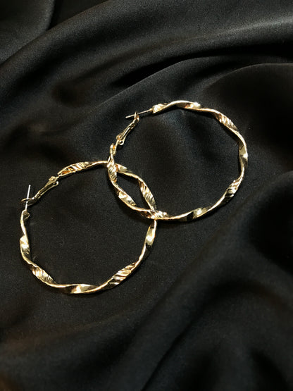 Golden twist hoop