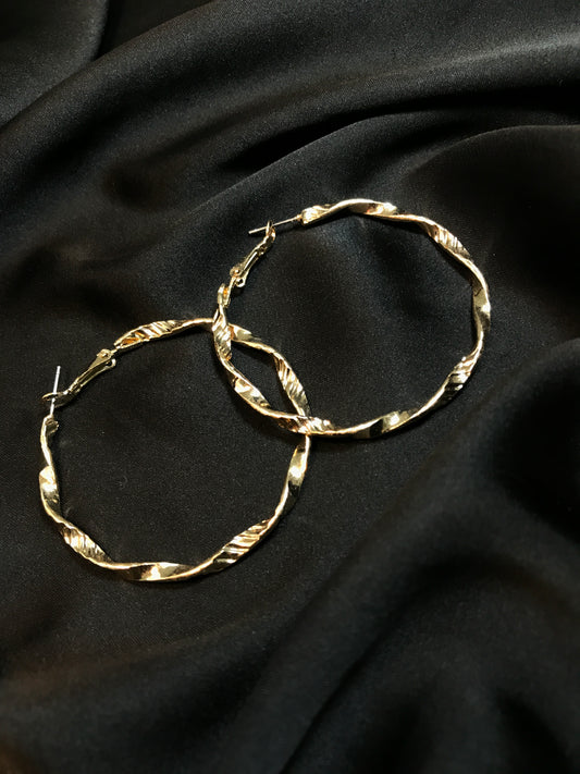 Golden twist hoop