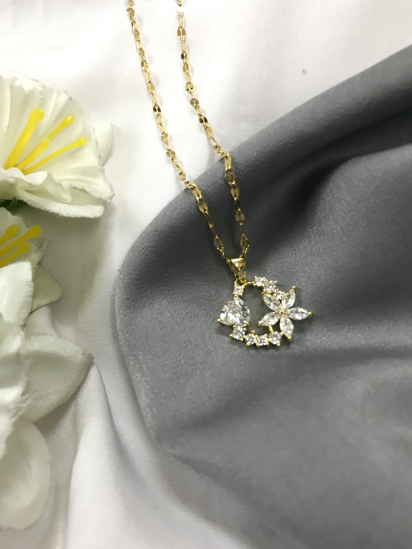 Floral Heart Pendant-003