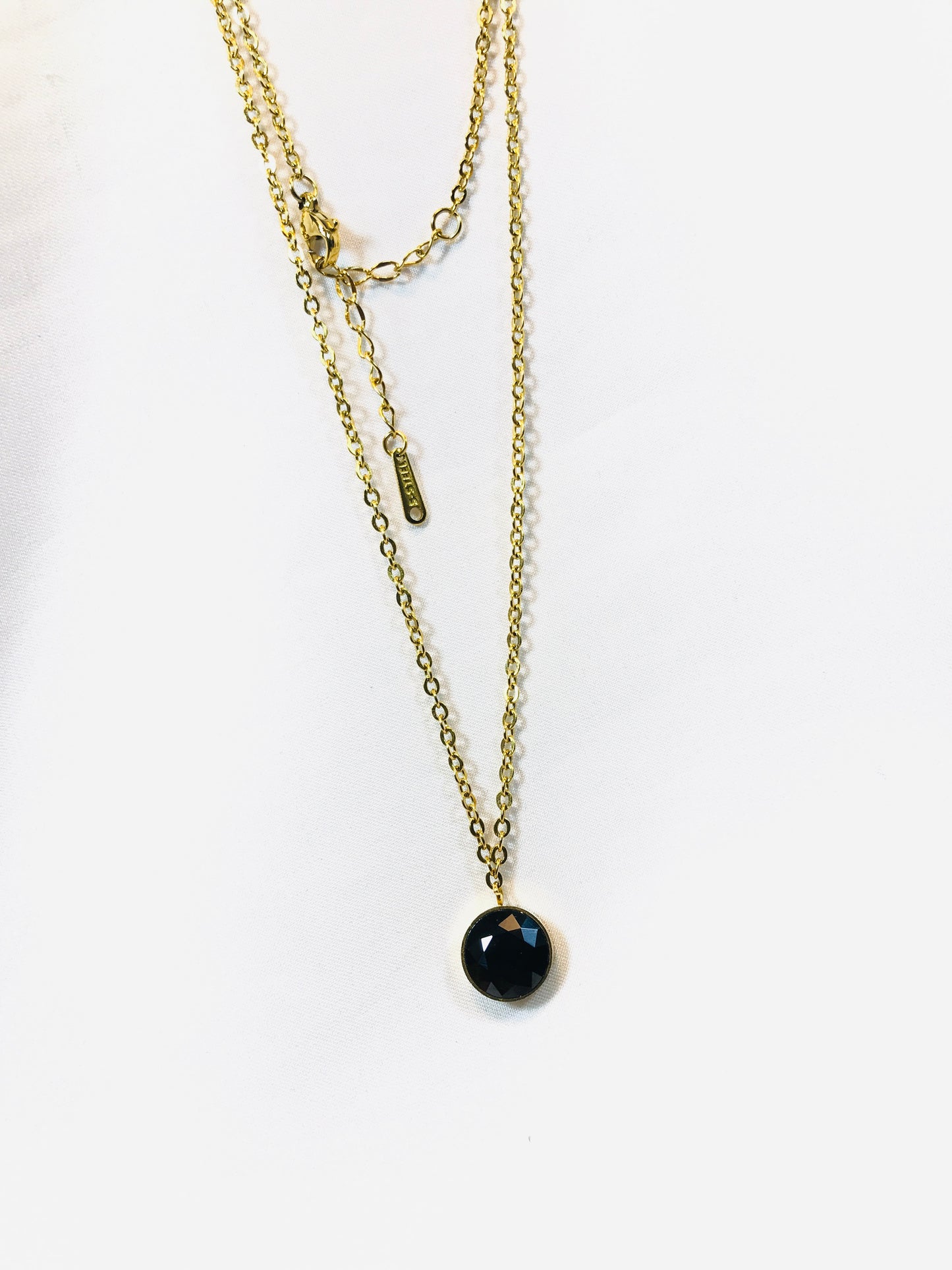 Black Compact Pendant