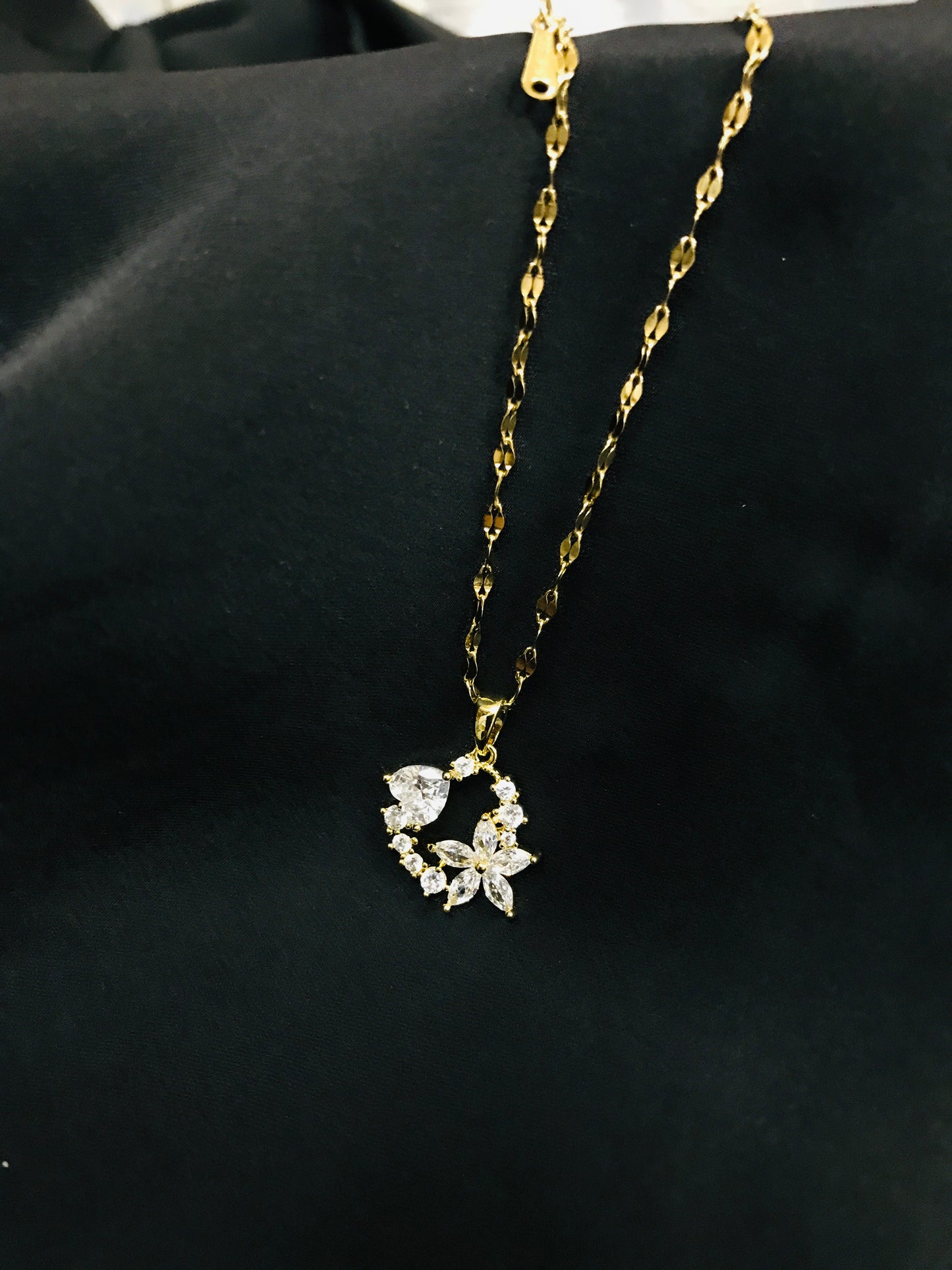 Floral Heart Pendant-003